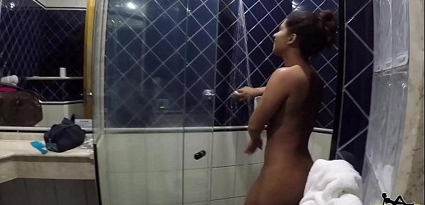 Alessandra Carvalho pega nos bastidores tomando banho - Big Bambu - Johnny Gabriel